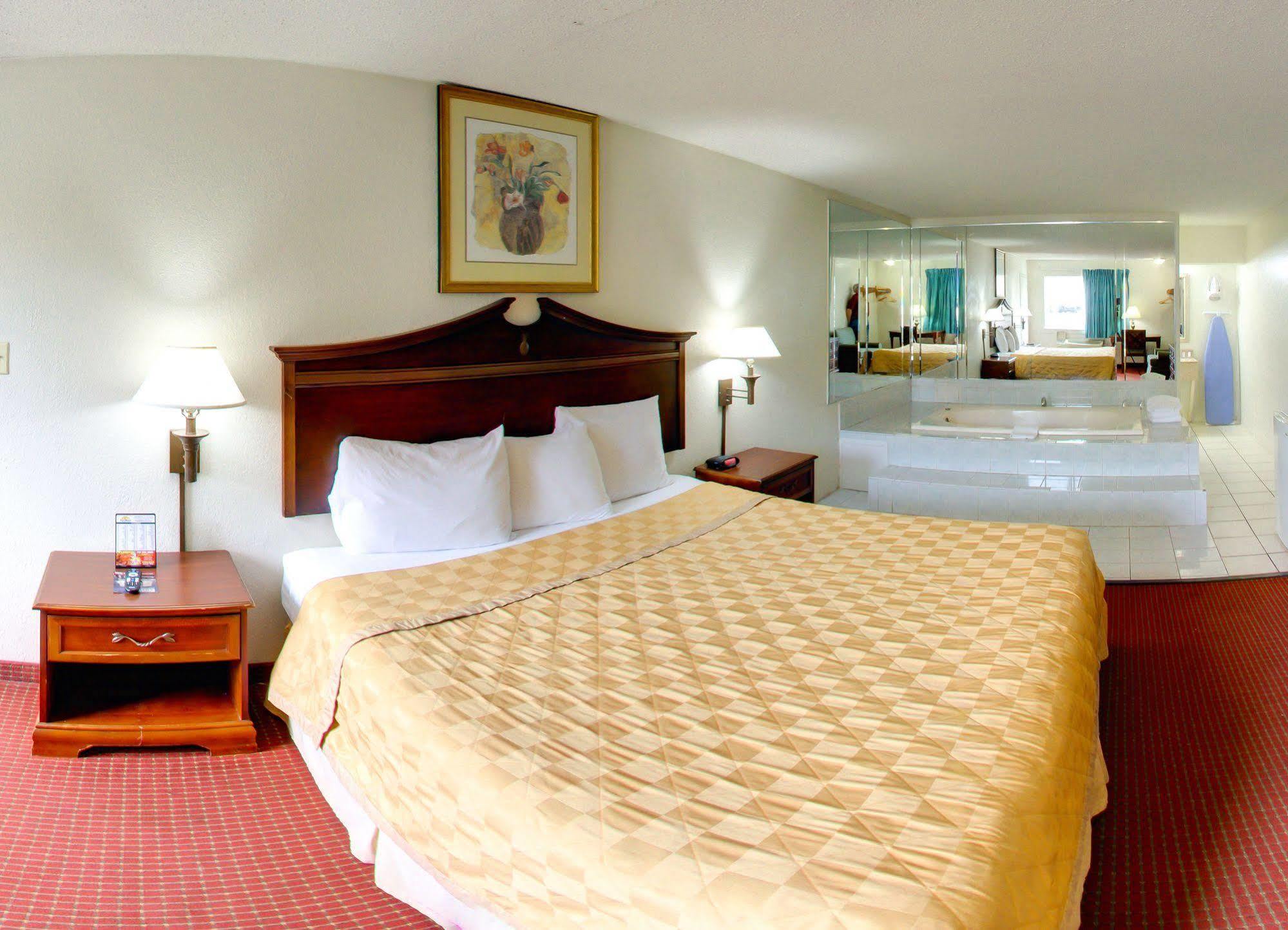 Key West Inn - Newport News Kültér fotó